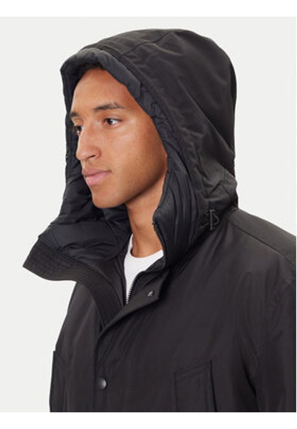 BOSS Kurtka zimowa Osiass1 50547078 Czarny Relaxed Fit. Kolor: czarny. Materiał: syntetyk. Sezon: zima