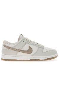 Buty Nike Dunk Low Retro SE FJ4188-001 - białe. Kolor: biały. Materiał: guma, skóra, syntetyk. Szerokość cholewki: normalna. Sezon: lato