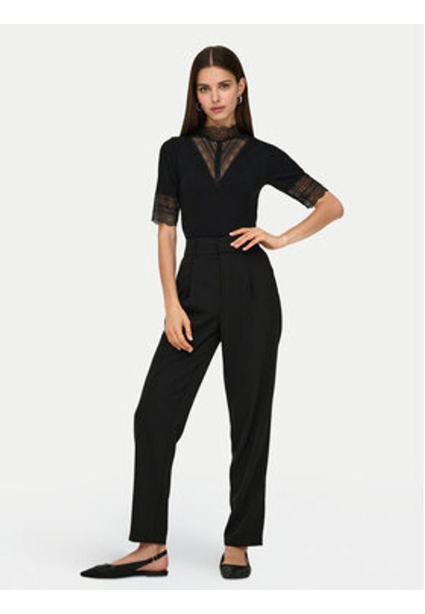 only - ONLY Bluzka Tilde 15335353 Czarny Slim Fit. Kolor: czarny. Materiał: wiskoza