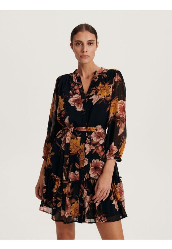 Reserved - Sukienka mini - czarny. Kolor: czarny. Materiał: tkanina. Typ sukienki: proste. Długość: mini