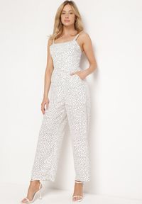 Born2be - Biały Kombinezon Aereira. Okazja: na co dzień, na imprezę. Kolor: biały. Długość rękawa: na ramiączkach. Długość: długie. Wzór: aplikacja, kropki. Sezon: lato. Styl: casual #1