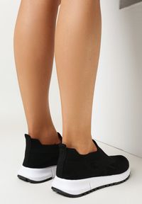 Born2be - Czarne Buty Sportowe Auronia. Nosek buta: okrągły. Zapięcie: bez zapięcia. Kolor: czarny. Materiał: jeans, materiał. Obcas: na płaskiej podeszwie #2