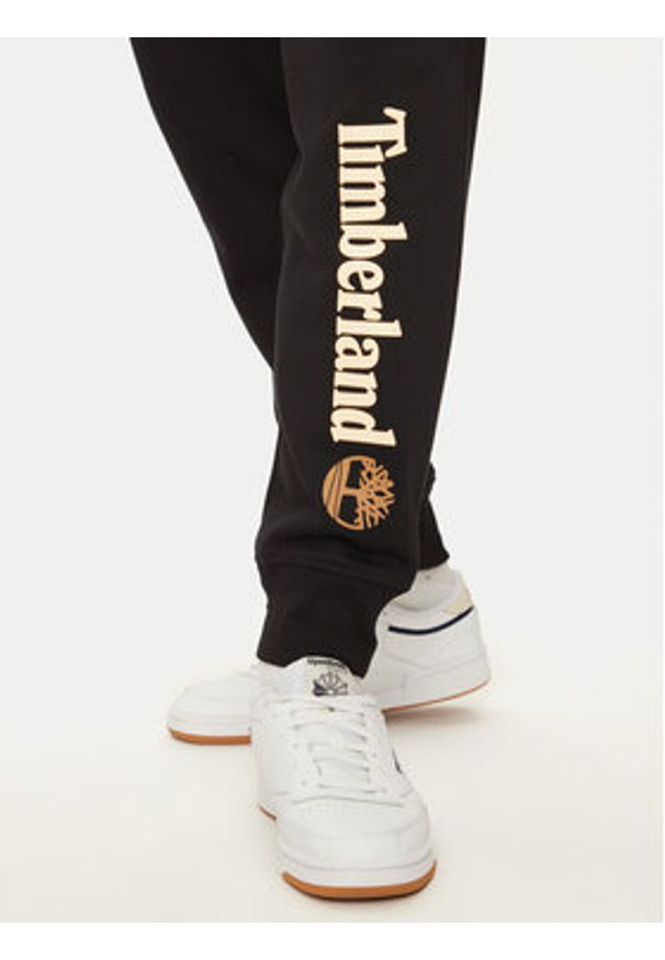 Timberland Spodnie dresowe TB0A5YFB0011 Czarny Regular Fit. Kolor: czarny. Materiał: bawełna