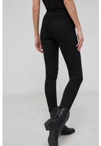Answear Lab Jeansy damskie kolor czarny medium waist. Kolor: czarny. Styl: wakacyjny