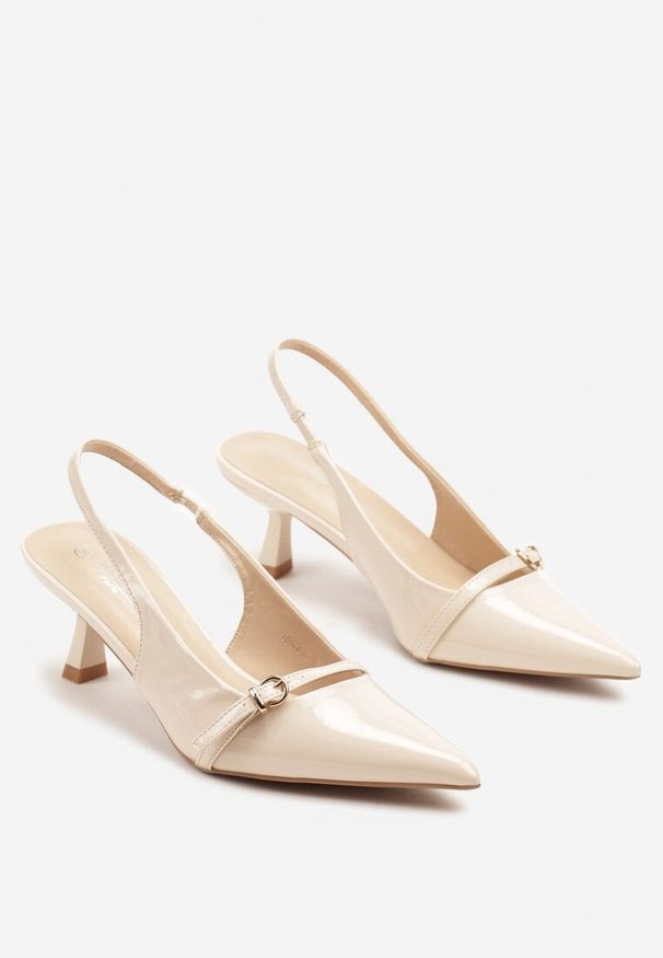 Renee - Jasnobeżowe Lakierowane Sandały Slingback na Obcasie Kaczuszka Aovia. Okazja: na co dzień. Nosek buta: szpiczasty. Kolor: beżowy. Materiał: lakier. Obcas: na obcasie. Styl: elegancki, casual. Wysokość obcasa: średni