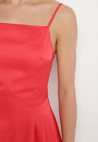 Born2be - Czerwona Sukienka Vices na Ramiączkach o Fasonie Bombki Folonna. Okazja: na co dzień. Typ kołnierza: dekolt kwadratowy. Kolor: czerwony. Długość rękawa: na ramiączkach. Typ sukienki: bombki. Styl: casual, elegancki #5