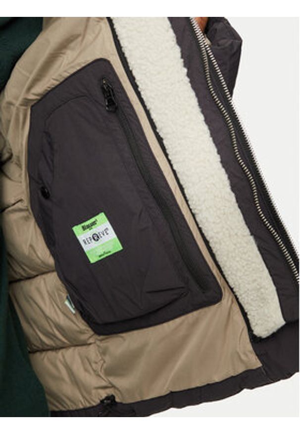 Blauer Kurtka zimowa 24WBLUC02243 Czarny Regular Fit. Kolor: czarny. Materiał: syntetyk. Sezon: zima