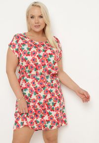 Born2be - Beżowo-Czerwona Pudełkowa Sukienka z Wiskozy Wiązana Sznurkiem w Talii Tiamadine. Okazja: na co dzień, na randkę, na spotkanie biznesowe. Kolor: beżowy. Materiał: wiskoza. Długość rękawa: krótki rękaw. Wzór: kwiaty. Styl: casual, biznesowy, klasyczny #1