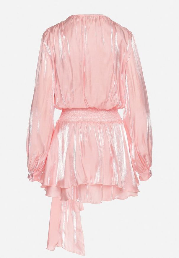 Born2be - Różowa Wiskozowa Sukienka Ozdobiona Wiązaniem i Falbanką Rallio. Okazja: na co dzień, na imprezę. Typ kołnierza: kołnierz z falbankami. Kolor: różowy. Materiał: wiskoza. Wzór: aplikacja. Typ sukienki: proste. Styl: casual, elegancki