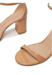 Stuart Weitzman Sandały Nudist Block 75 SJ983 Beżowy. Kolor: beżowy. Materiał: skóra, lakier #3