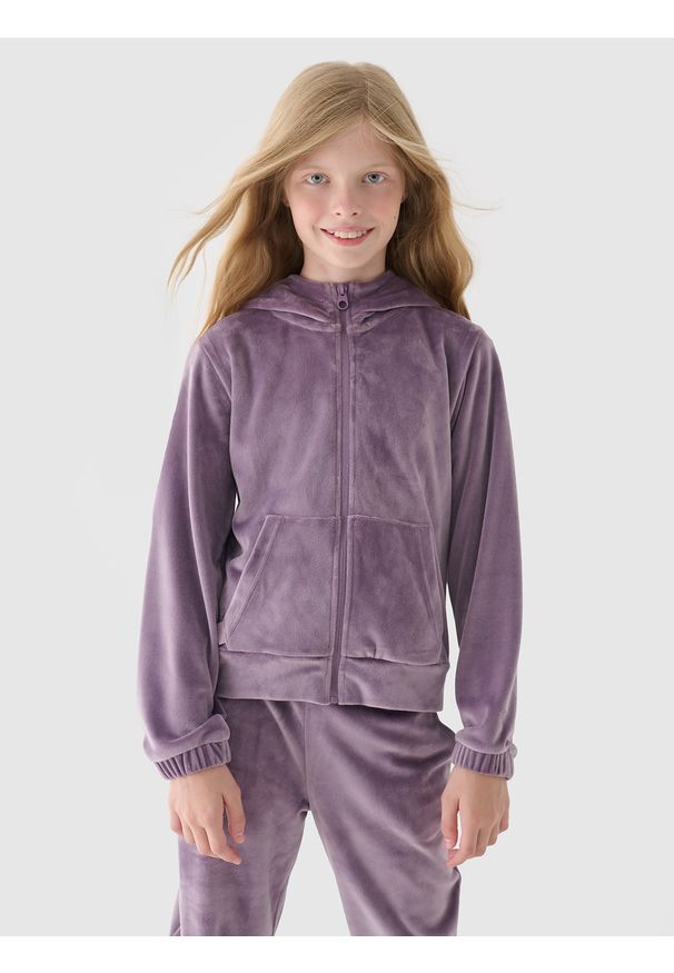 4f - 4F Bluza dresowa z weluru rozpinana z kapturem dziewczęca - fioletowa 140 (9-10 lat). Okazja: na co dzień. Typ kołnierza: kaptur. Kolor: fioletowy. Materiał: welur, dresówka. Wzór: jednolity, gładki, ze splotem. Sezon: lato. Styl: casual, sportowy
