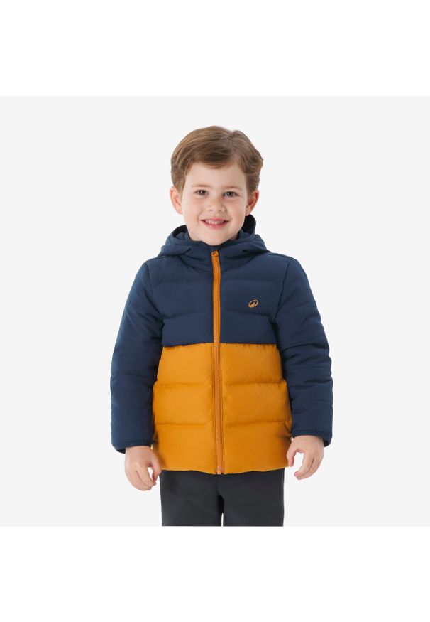 quechua - Kurtka turystyczna zimowa dla dzieci Quechua NH500. Kolor: niebieski, brązowy, wielokolorowy. Materiał: materiał, puch, poliester, polar, włókno, syntetyk. Sezon: zima. Styl: sportowy