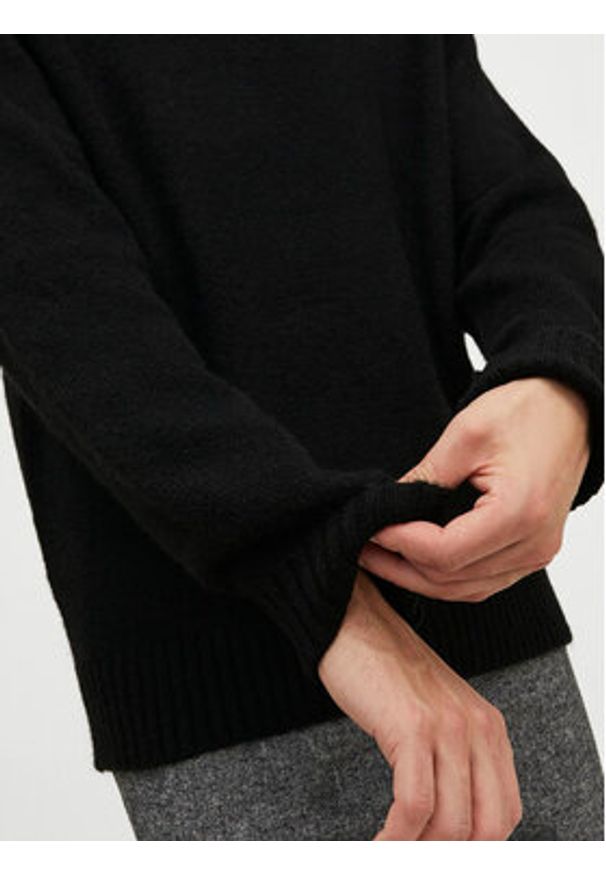 Jack & Jones - Jack&Jones Sweter Rollie 12215468 Czarny Relaxed Fit. Kolor: czarny. Materiał: syntetyk