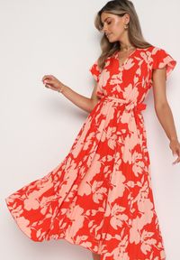 Born2be - Czerwono-Różowa Plisowana Koktajlowa Sukienka z Kopertowym Dekoltem Paskiem i Gumką w Talii Anelsea. Okazja: na spacer, na imprezę. Typ kołnierza: dekolt kopertowy. Kolor: czerwony. Długość rękawa: krótki rękaw. Wzór: aplikacja. Typ sukienki: kopertowe. Styl: wizytowy #3