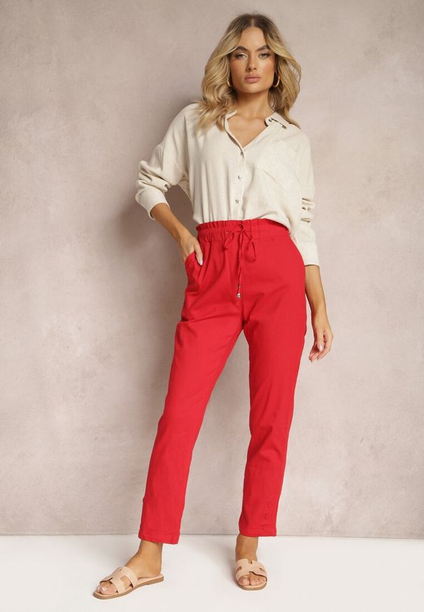 Renee - Czerwone Spodnie z Regularnym Stanem Ściągane Sznurkiem Aryle. Kolor: czerwony