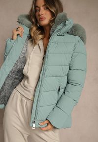 Renee - Jasnozielona Pikowana Kurtka o Taliowanym Kroju z Kapturem z Futerkiem Olidessa. Okazja: na spacer, na co dzień. Typ kołnierza: kaptur. Kolor: zielony. Materiał: futro. Styl: casual #4