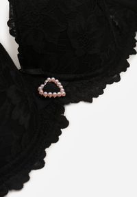 Renee - Czarny Koronkowy Biustonosz Ozdobiony Cyrkoniowym Sercem Bothilei. Kolor: czarny. Materiał: koronka. Wzór: aplikacja #7