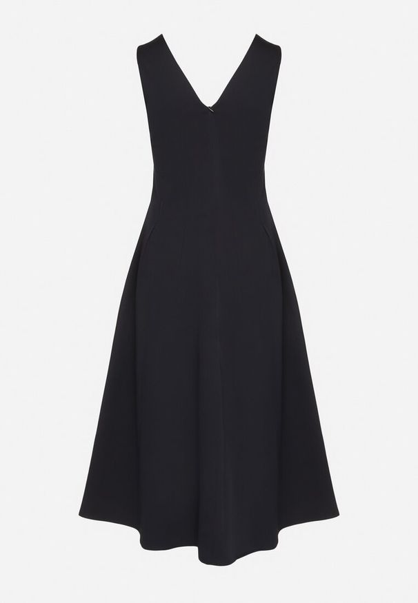 Born2be - Granatowa Sukienka o Rozkloszowanym Kroju z Dekoltem w Serek Alifia. Okazja: na spacer, na co dzień, na imprezę. Typ kołnierza: dekolt w serek. Kolor: niebieski. Długość rękawa: bez rękawów. Typ sukienki: rozkloszowane, proste. Styl: casual, klasyczny