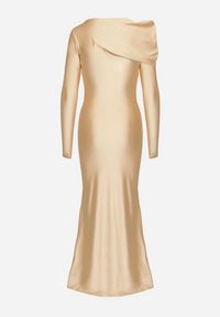 Born2be - Beżowa Dopasowana Sukienka z Rozcięciem i Asymetrycznym Dekoltem Ravielis. Okazja: na imprezę. Kolor: beżowy. Długość rękawa: długi rękaw. Typ sukienki: asymetryczne. Styl: klasyczny, elegancki #6