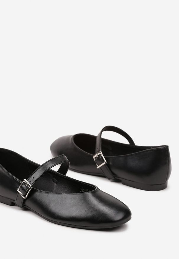 Renee - Czarne Casualowe Balerinki z Paskiem ze Sprzączką Asideria. Okazja: na co dzień. Zapięcie: pasek. Kolor: czarny. Materiał: jeans. Obcas: na obcasie. Styl: casual. Wysokość obcasa: niski