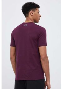 Under Armour t-shirt funkcyjny kolor fioletowy z nadrukiem 1326849-101. Kolor: fioletowy. Materiał: dzianina. Wzór: nadruk #5