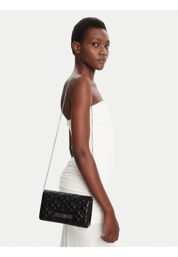 Love Moschino - LOVE MOSCHINO Torebka JC4079PP1NLA000B Czarny. Kolor: czarny. Materiał: skórzane