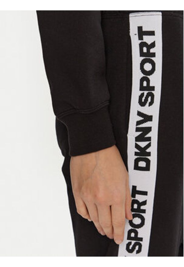 DKNY Sport Bluza DP4T9938 Czarny Regular Fit. Kolor: czarny. Materiał: syntetyk, bawełna. Styl: sportowy