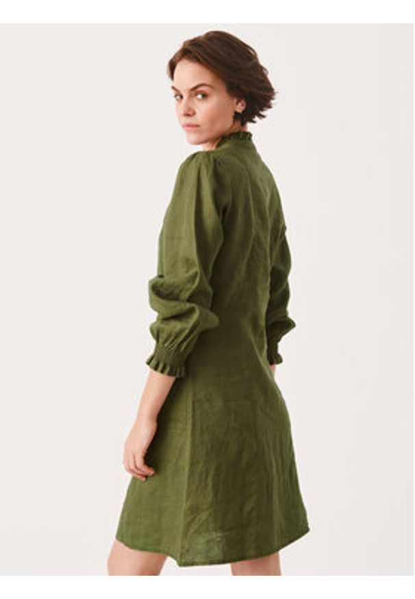 Part Two Sukienka codzienna Ruthie 30307551 Brązowy Regular Fit. Okazja: na co dzień. Kolor: brązowy. Materiał: len. Typ sukienki: proste. Styl: casual