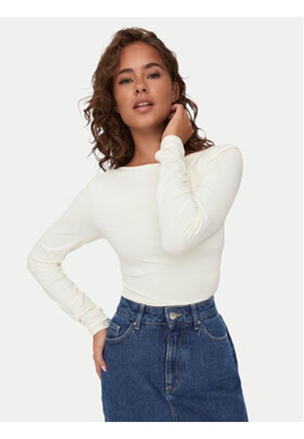 only - ONLY Bluzka Lea 15302647 Biały Slim Fit. Kolor: biały. Materiał: syntetyk