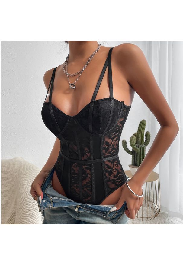 Intica - Body z haftem na romantyczne wieczory Tabatha. Kolor: czarny. Materiał: materiał. Wzór: haft