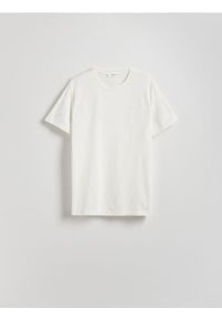 Reserved - Strukturalny t-shirt regular fit - złamana biel. Materiał: dzianina
