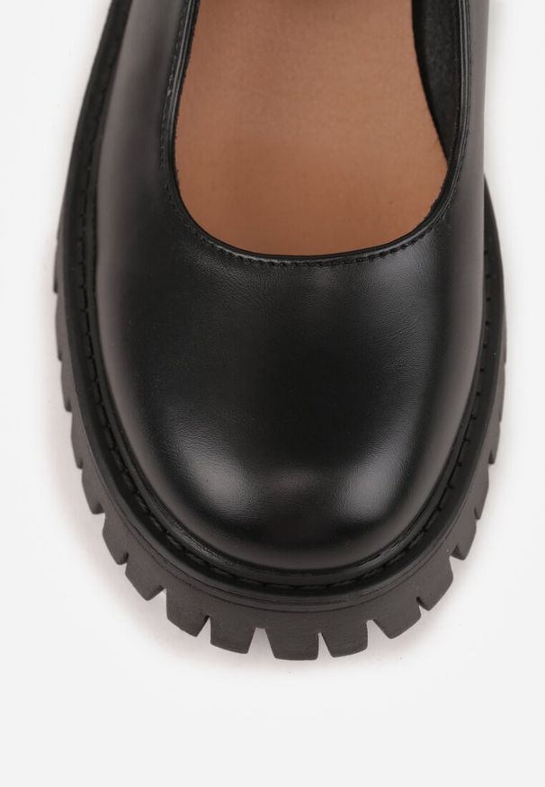 Renee - Czarne Półbuty Mary Jane na Słupku i Tłoczonej Platformie Evanelle. Okazja: na spotkanie biznesowe. Zapięcie: sprzączka. Kolor: czarny. Sezon: wiosna, lato. Obcas: na platformie. Styl: biznesowy