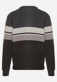 Born2be - Ciemnoszary Sweter z Wełną z Eleganckim Kołnierzykiem Koszulowym Espalea. Typ kołnierza: kołnierzyk koszulowy. Kolor: szary. Materiał: wełna. Wzór: aplikacja. Styl: elegancki