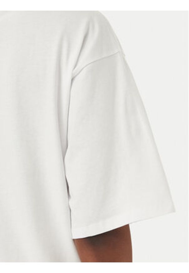 Vero Moda T-Shirt Tammie 10352701 Biały Regular Fit. Kolor: biały. Materiał: bawełna