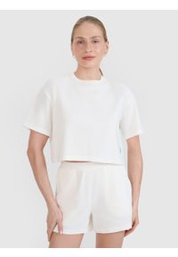 4f - 4F T-shirt crop top z waflowej dzianiny damski - biały L. Okazja: na co dzień. Kolor: biały. Materiał: dzianina. Długość rękawa: krótki rękaw. Długość: krótkie. Wzór: kratka, haft. Styl: sportowy, casual