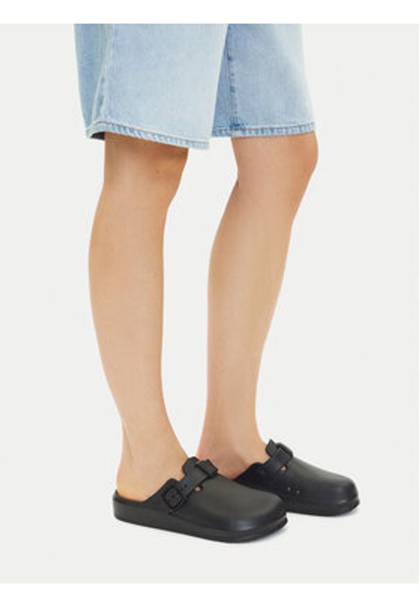 Hunter Klapki CEO-W-835123 Czarny. Kolor: czarny. Materiał: syntetyk