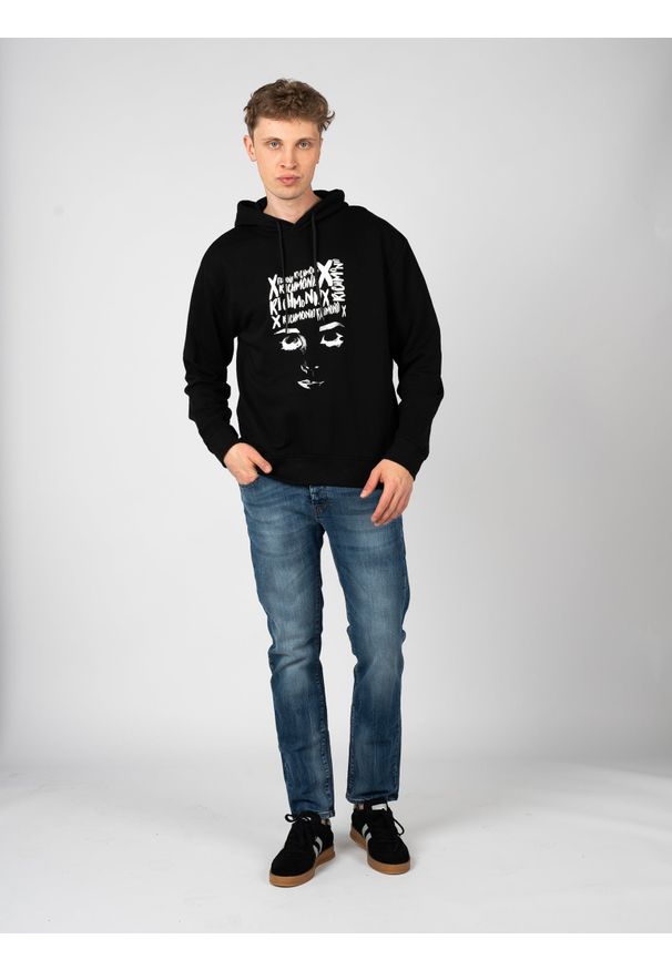 John Richmond Bluza | UMA24140FE | Mężczyzna | Czarny. Okazja: na co dzień. Typ kołnierza: kaptur. Kolor: czarny. Materiał: bawełna, poliester. Wzór: nadruk. Styl: casual