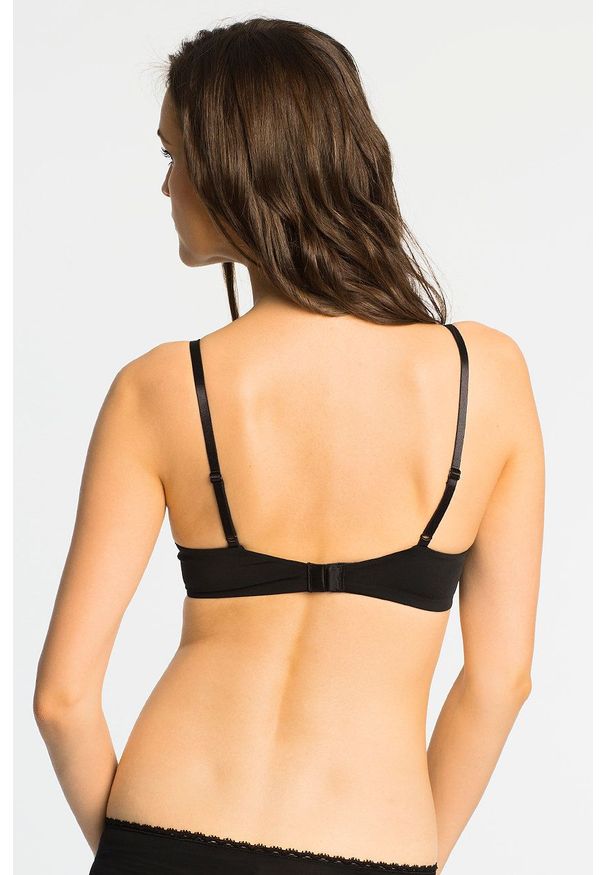 Calvin Klein Underwear - Biustonosz CustomizedLlift. Kolor: czarny. Rodzaj stanika: odpinane ramiączka, biustonosz z fiszbinami, wyściełane miseczki, różne sposoby noszenia