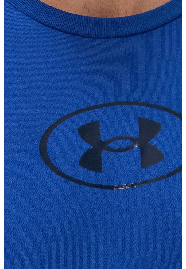 Under Armour - T-shirt. Kolor: niebieski. Materiał: dzianina. Wzór: nadruk