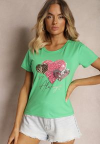 Renee - Zielony T-shirt z Bawełny Ozdobiony Nadrukiem w Kształcie Serc Hennea. Okazja: na co dzień. Kolor: zielony. Materiał: bawełna. Wzór: nadruk, aplikacja. Styl: casual #2