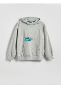 Reserved - Bluza oversize z kapturem - jasnoszary. Typ kołnierza: kaptur. Kolor: szary. Materiał: dzianina, bawełna #1