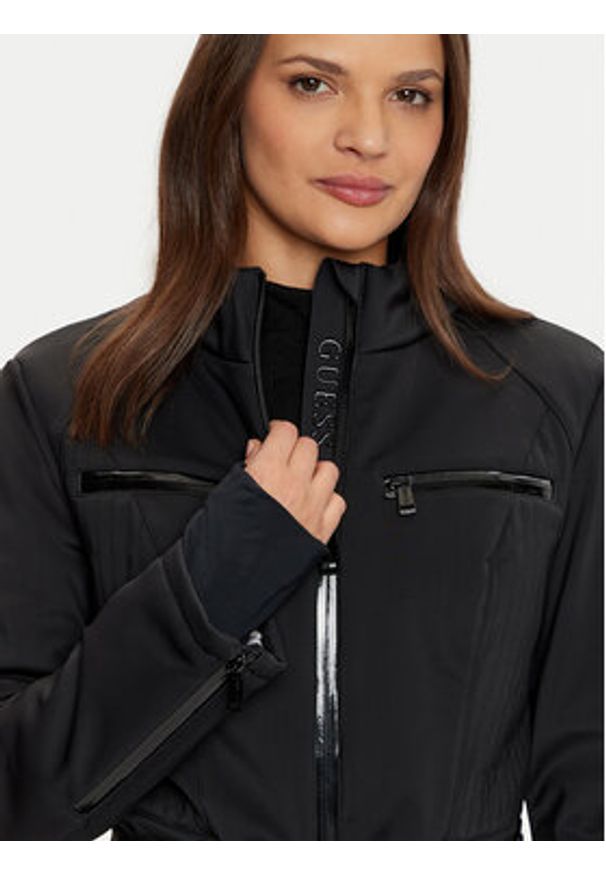 Guess Kombinezon narciarski W4PD1M WH1S0 Czarny Regular Fit. Kolor: czarny. Materiał: syntetyk. Sport: narciarstwo