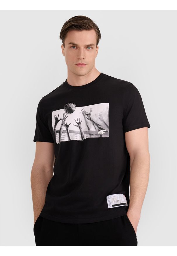 4f - 4F T-shirt regular z nadrukiem siatkarskim męski - czarny S. Okazja: na co dzień, do domu. Kolor: czarny. Materiał: bawełna, jersey, materiał. Wzór: nadruk. Styl: sportowy, klasyczny, casual