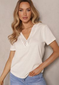 Renee - Beżowy Bawełniany T-shirt z Wiskozą i Ażurowym Wzorem Fenirea. Okazja: na co dzień. Kolor: beżowy. Materiał: bawełna, wiskoza. Wzór: ażurowy. Styl: casual, elegancki #4