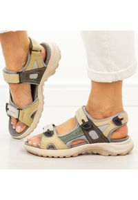 Szare skórzane sandały damskie Unisoft 18-56. Okazja: na co dzień, na spacer. Zapięcie: rzepy. Kolor: szary. Materiał: skóra. Sezon: wiosna, lato. Styl: klasyczny, casual #1