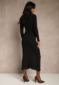 Renee - Czarna Taliowana Sukienka Sweterkowa z Wiskozą i Metalicznymi Guzikami Lilianessa. Okazja: na co dzień. Kolor: czarny. Materiał: wiskoza. Typ sukienki: proste. Styl: elegancki, casual #3