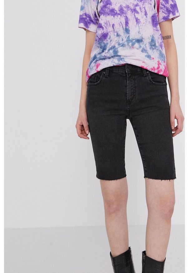 medicine - Medicine - Szorty jeansowe Denim. Okazja: na co dzień. Kolor: czarny. Materiał: jeans, denim. Styl: casual