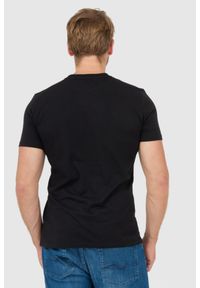 La Martina - LA MARTINA Czarny t-shirt męski z szarym logo. Kolor: czarny. Materiał: jersey, prążkowany. Wzór: nadruk