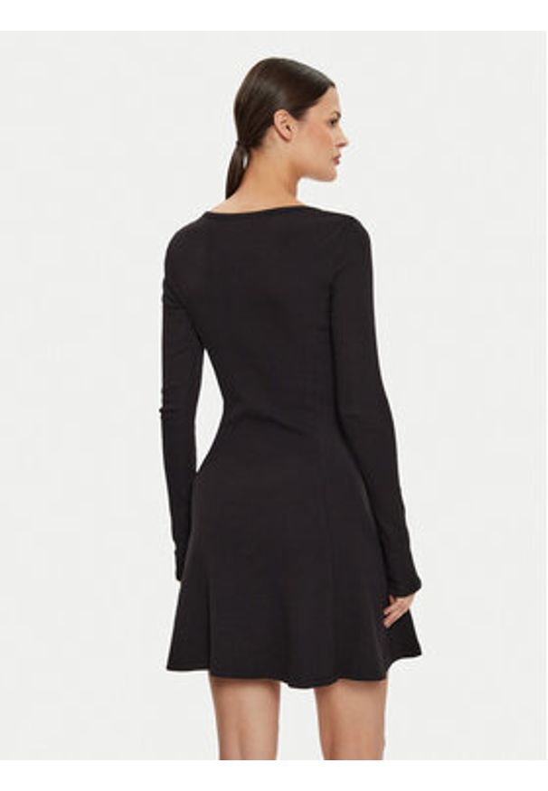 Tommy Jeans Sukienka codzienna Henley DW0DW18482 Czarny Slim Fit. Okazja: na co dzień. Typ kołnierza: typu henley. Kolor: czarny. Materiał: bawełna. Typ sukienki: proste. Styl: casual