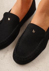 Born2be - Czarne Mokasyny VICES ze Skórzaną Wkładką i Metalową Ozdobą Aquilin. Nosek buta: okrągły. Kolor: czarny. Materiał: skóra. Wzór: aplikacja. Obcas: na obcasie. Styl: klasyczny. Wysokość obcasa: niski #7